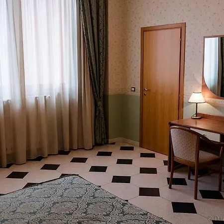 Sorriso Otel Lucera